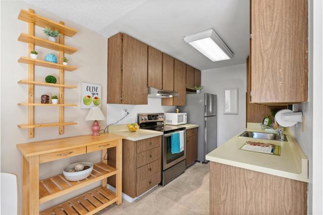 Image 11 of 27 For 2462 Bayshore Road 6