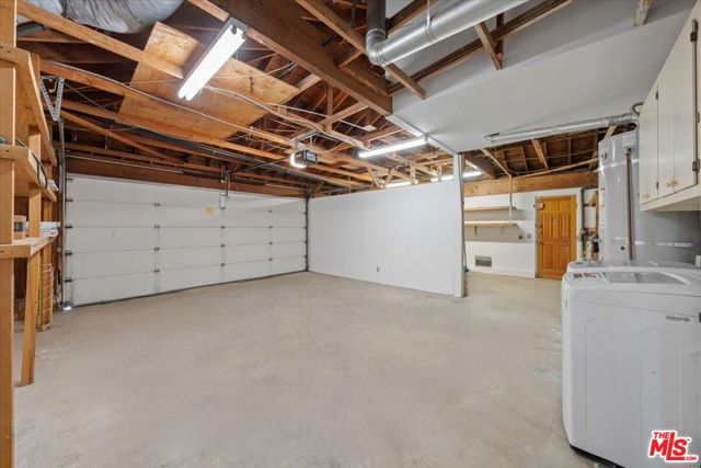 10411 Windtree Drive, Bel Air CA: https://media.crmls.org/mediaz/a9198031-9fec-4f2d-a1a5-6f636a2f8a33.jpg