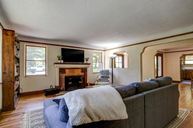 5090 La Honda Road,  CA: https://media.crmls.org/mediaz/a919ef6e-a521-457e-bce7-d97d294ab1f0.jpg