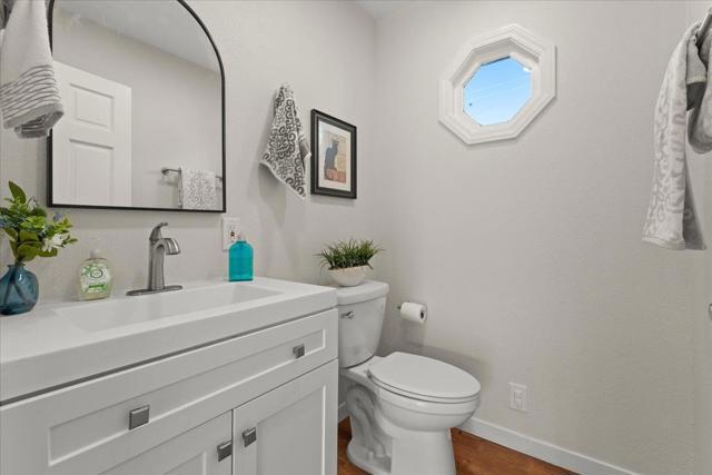 14375 La Rinconada Drive, Los Gatos CA: https://media.crmls.org/mediaz/a91a3885-efe1-46c5-8f8a-eed92ef81e0e.jpg