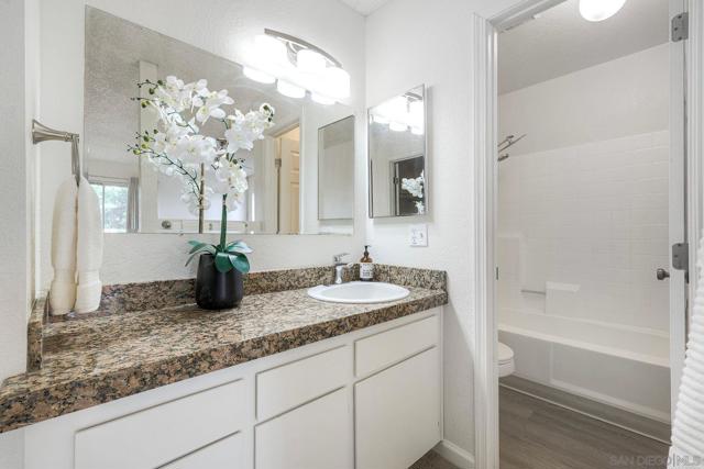 1415 17 Flag Ln, El Cajon CA: https://media.crmls.org/mediaz/a91a7409-1875-4a6a-9bbb-ebd211985165.jpg