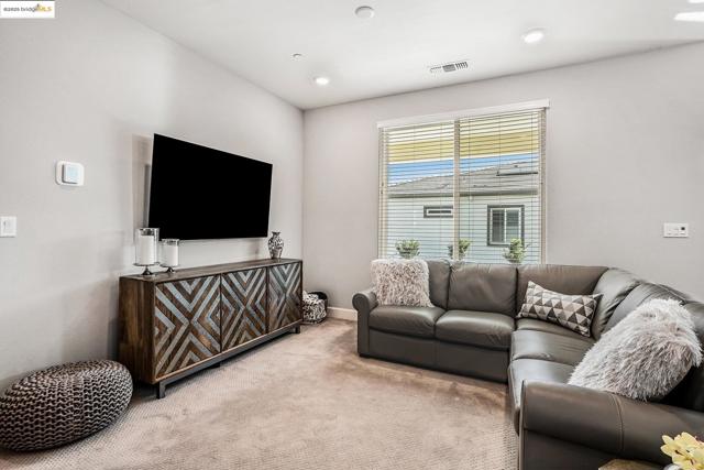 102 Coral St, Brentwood CA: https://media.crmls.org/mediaz/a91a7f9f-ce05-46c5-99f4-c98e286c01cf.jpg