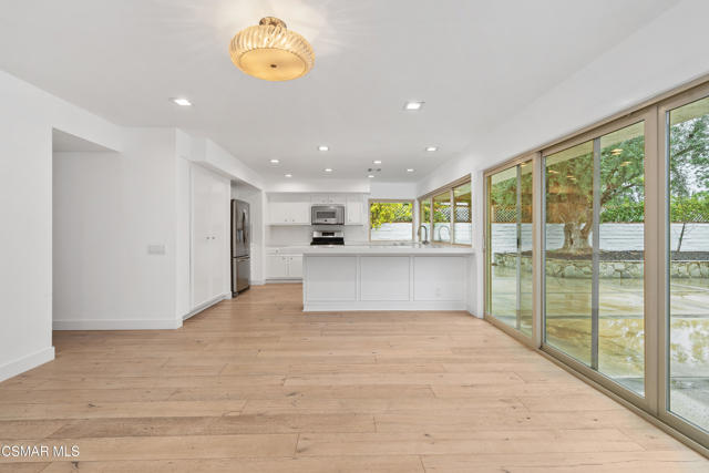 4531 Coolhaven Court, Westlake Village CA: https://media.crmls.org/mediaz/a91b18b1-e9c1-49d3-b60d-c8faa211e98d.jpg