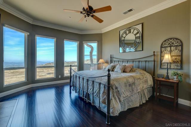 16677 Falcon Heights Rd, Ramona CA: https://media.crmls.org/mediaz/a91c37ae-f15e-4e02-8a85-f9f185bc43f5.jpg