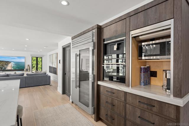 16770 Via De Los Rosales, Rancho Santa Fe CA: https://media.crmls.org/mediaz/a91c7e1d-6857-461c-b81e-dd4ea6df9606.jpg