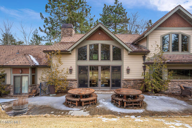 32310 Hummingbird Court, Running Springs CA: https://media.crmls.org/mediaz/a91ce40d-0d78-4148-9bbe-995ec703bc8d.jpg