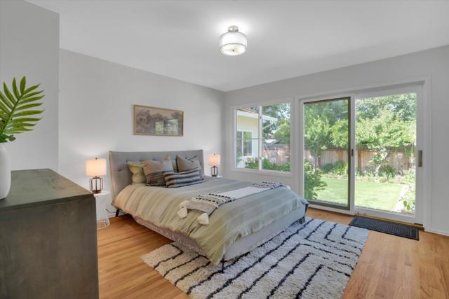 1583 Mitchell Way, Redwood City CA: https://media.crmls.org/mediaz/a91d8da1-bee2-4b28-ac80-7ef702bc8761.jpg