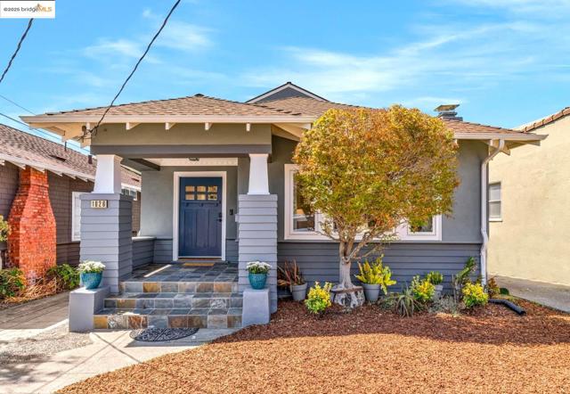 1026 Ventura Ave, Albany CA: https://media.crmls.org/mediaz/a91d8ebe-7b73-4222-b3d2-ee8775785a19.jpg