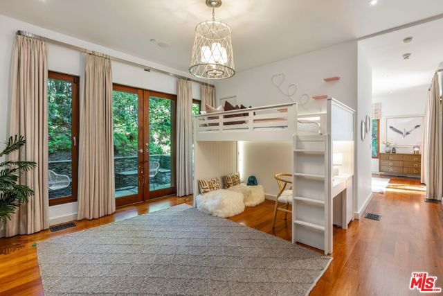1188 Brooklawn Drive, Los Angeles CA: https://media.crmls.org/mediaz/a91e29b7-6fa9-44ec-b145-df2a6d1e4e42.jpg