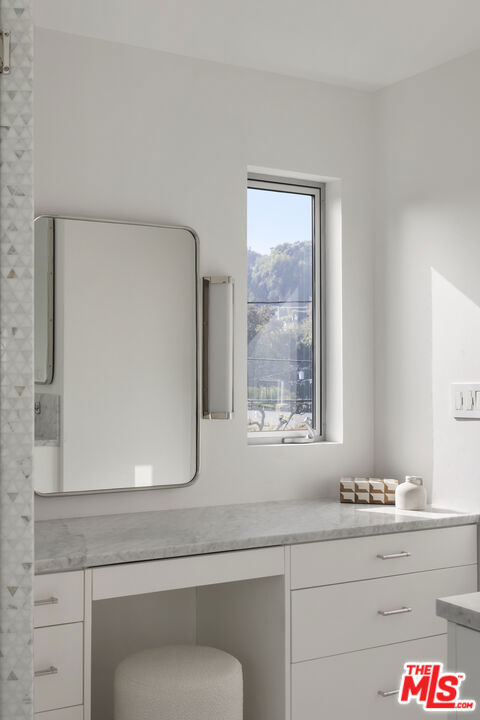 Drew Fenton | 257 Entrada Drive Santa Monica CA | MLS: 7501252 Drew Fenton | 257 Entrada Drive Santa Monica CA | MLS: 7501252