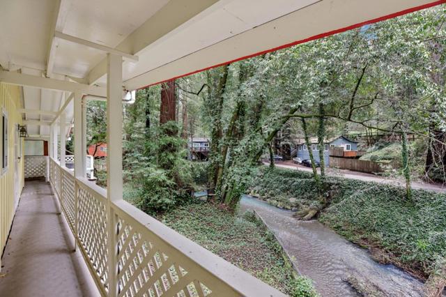 14262 Laurel Place, Guerneville CA: https://media.crmls.org/mediaz/a91ee118-3e26-4fd1-a3c3-9c2d18316dea.jpg