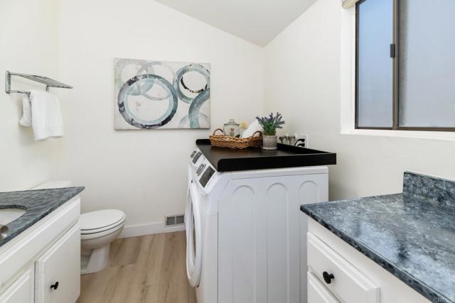 Detail Gallery Image 14 of 27 For 7321 Alicante Rd a,  Carlsbad,  CA 92009 - 2 Beds | 2/1 Baths