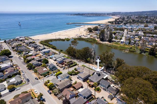 21130 E Cliff Drive, Santa Cruz CA: https://media.crmls.org/mediaz/a91fb839-bb94-45a5-b7ba-fb374efa9a9c.jpg