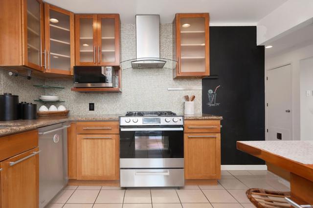 3414 Beresford Avenue, Belmont CA: https://media.crmls.org/mediaz/a9203a78-c00c-40c2-bb16-72fc202a2a6e.jpg