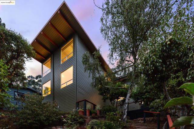 1148 Cragmont Ave, Berkeley CA: https://media.crmls.org/mediaz/a9207691-e112-424c-b94d-8b29d6c6d806.jpg