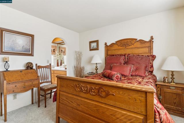5541 Lanai Court, Discovery Bay CA: https://media.crmls.org/mediaz/a9210dfe-12d0-4811-a0d0-bfbd9b106da0.jpg