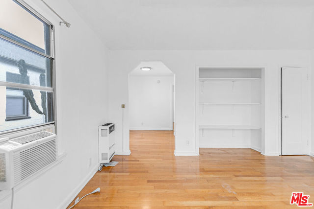 5918 3/4 Willoughby Avenue, Los Angeles CA: https://media.crmls.org/mediaz/a921ada1-7e1b-40b9-b3b1-6beee517b4ae.jpg