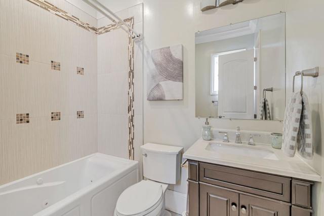 1633 15th Street, Oakland CA: https://media.crmls.org/mediaz/a9220c13-94e3-4ee8-81f9-94e176de46bf.jpg