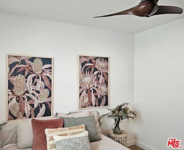 17 Sunset Avenue, Venice CA: https://media.crmls.org/mediaz/a922d2ef-ed55-47a1-9aa8-1002bb0be30c.jpg