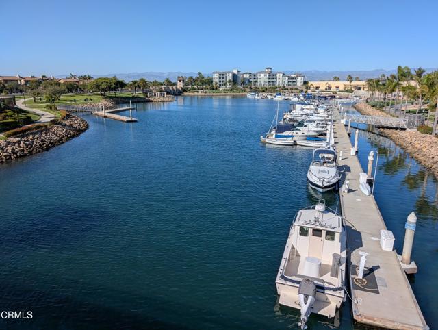 4256 Tradewinds Drive, Oxnard CA: https://media.crmls.org/mediaz/a922e3a7-969d-4129-9276-7832c7063db7.jpg