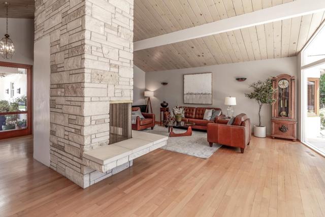 19740 GLEN BRAE Drive, Saratoga CA: https://media.crmls.org/mediaz/a9232ec8-0b30-4566-b3b0-b658c9821c78.jpg