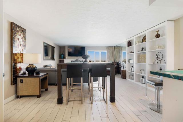 1502 Seacoast Drive, Imperial Beach CA: https://media.crmls.org/mediaz/a9243a2f-f29c-4ce1-805f-0a04bc7caaef.jpg