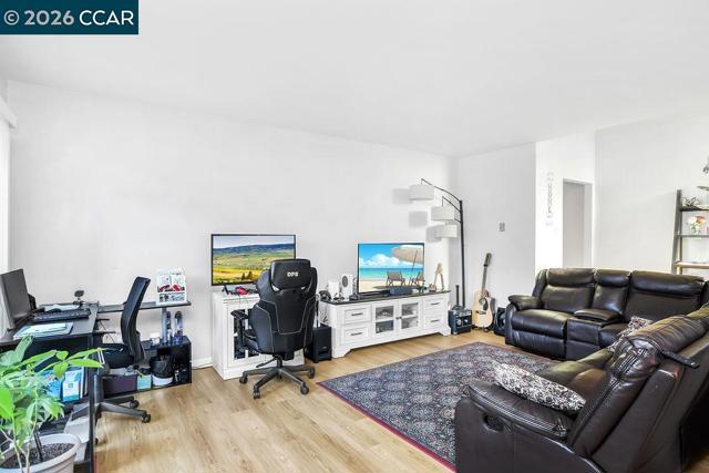 5218 5222 Norma Way, Livermore CA: https://media.crmls.org/mediaz/a924cf6c-b47c-4f4c-b9a8-ef56f85d3c06.jpg