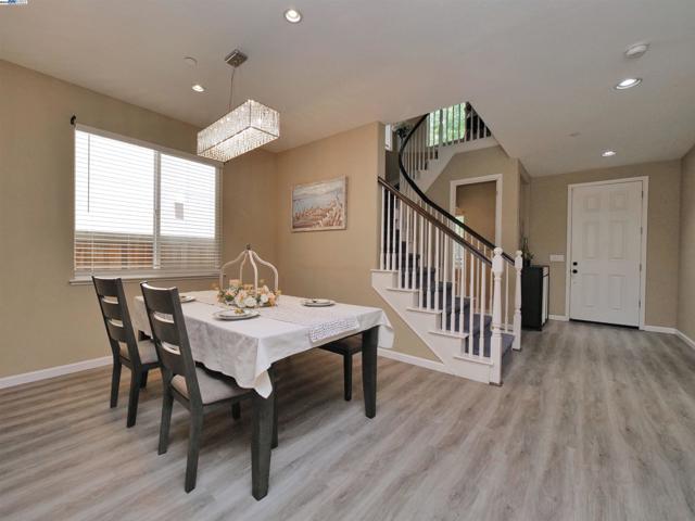 2419 Sienna Dr, Pittsburg CA: https://media.crmls.org/mediaz/a925b859-b116-45c0-9098-16d5b098c1b8.jpg
