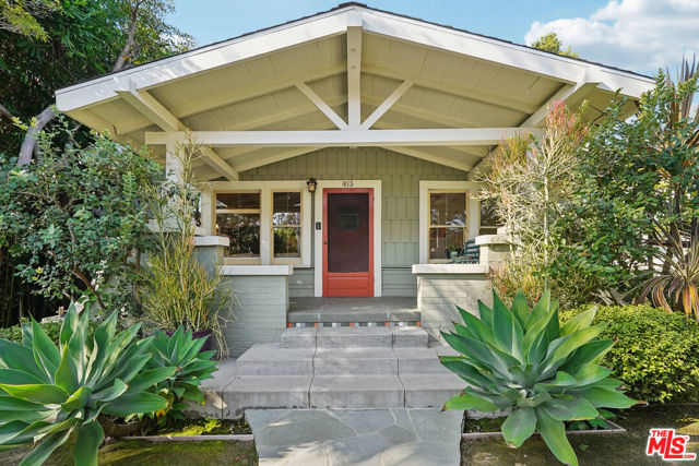 813 Crestmoore Place, Venice CA: https://media.crmls.org/mediaz/a925bb01-0e38-48e7-839d-67b6e21be1b6.jpg