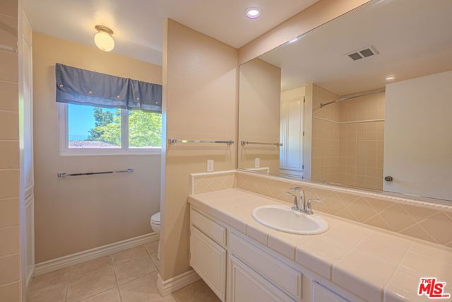 3926 Corte Cancion, Thousand Oaks CA: https://media.crmls.org/mediaz/a925c686-832d-4c08-9d42-8ff9d868d68e.jpg