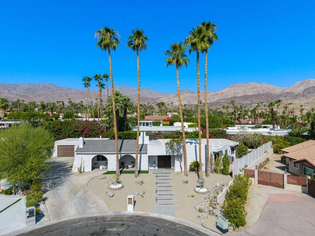 48335 Alan Circle, Palm Desert CA: https://media.crmls.org/mediaz/a925e2ad-425a-4f3f-9eb3-5b8b403c63be.jpg