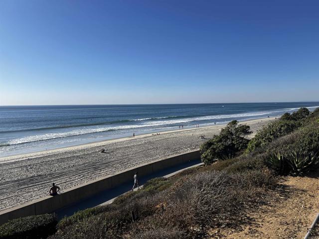 Detail Gallery Image 9 of 40 For 159 Redwood Ave. #B,  Carlsbad,  CA 92008 - 2 Beds | 1/1 Baths