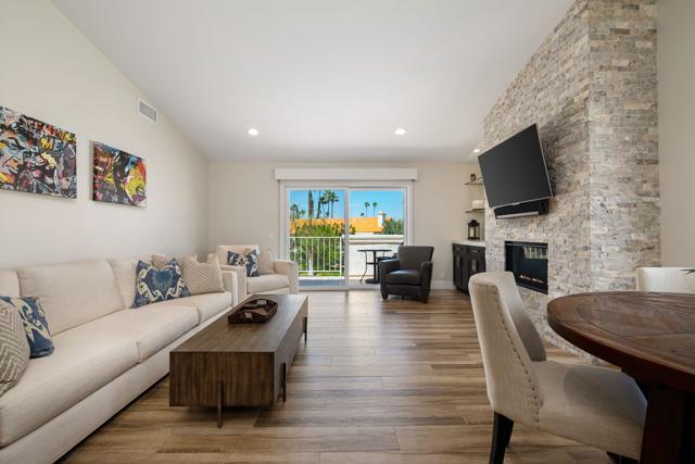 291 Vista Royale W Circle, Palm Desert CA: https://media.crmls.org/mediaz/a9268266-59cd-4fcf-8f7e-d3ea02c266ca.jpg