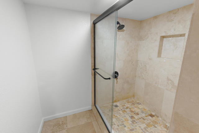 42510 Glass Drive, Bermuda Dunes CA: https://media.crmls.org/mediaz/a9269210-a6a8-4fd8-9824-01808f22a50f.jpg