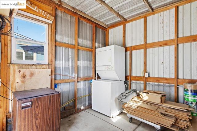 5218 Sandmound Blvd, Oakley CA: https://media.crmls.org/mediaz/a927e505-75de-4e60-b30b-ba8b4cdc51f5.jpg