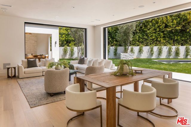 1749 Mandeville Lane, Los Angeles CA: https://media.crmls.org/mediaz/a928c685-5cd6-4026-a857-6f2e8bfe5dc4.jpg