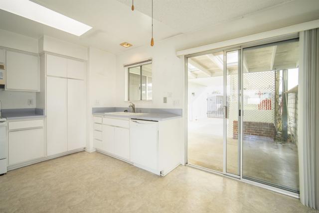 Detail Gallery Image 3 of 31 For 3592 Boussock Ln, Oceanside,  CA 92057 - 2 Beds | 1 Baths