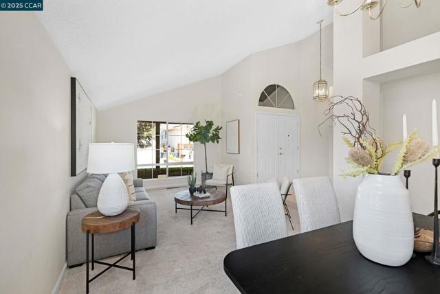 5040 Murchio Dr, Concord CA: https://media.crmls.org/mediaz/a9292b3f-ba10-4061-a113-df3750377cc8.jpg
