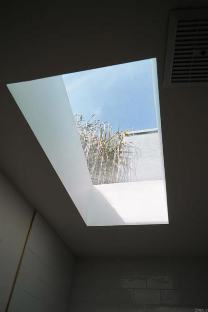 Detail Gallery Image 28 of 38 For 5027 Santa Monica Ave #F,  San Diego,  CA 92107 - 3 Beds | 2 Baths