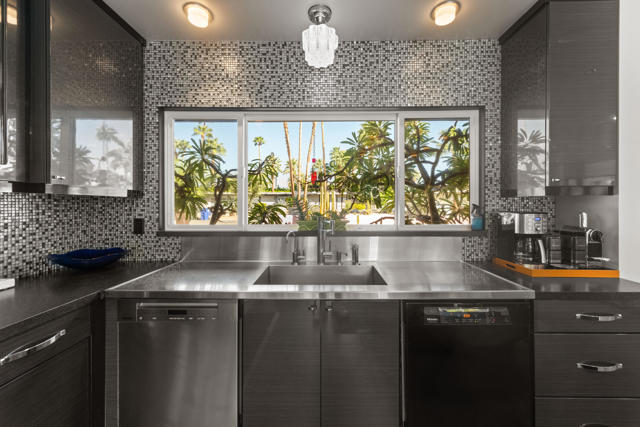 2749 E Livmor Avenue, Palm Springs, CA 92262