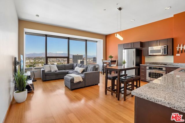1100 Wilshire Boulevard, 2105 photo 7