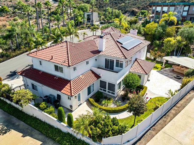 2535 San Clemente Avenue, Vista CA: https://media.crmls.org/mediaz/a92a0510-f09d-472e-8fc9-a7bb47299fcc.jpg