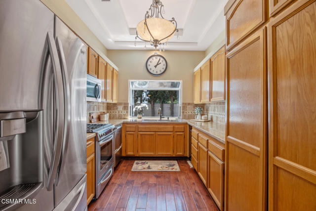 3109 E Hillcrest Drive, Westlake Village CA: https://media.crmls.org/mediaz/a92adacb-9122-446d-be3d-3d11585f4aab.jpg