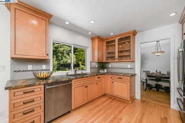 351 Castenada Ct, Danville CA: https://media.crmls.org/mediaz/a92b73dd-bb3c-4205-b2d6-fc27debcf982.jpg