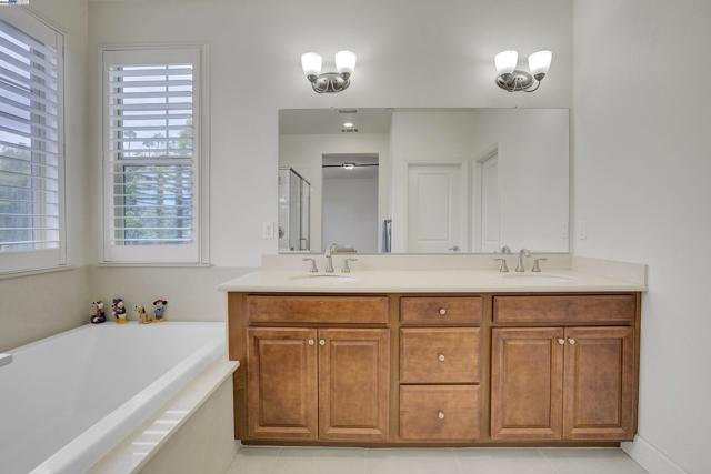 41538 Casabella Cmn, Fremont CA: https://media.crmls.org/mediaz/a92ba341-95c9-4384-986b-8c0fc96ddfb6.jpg