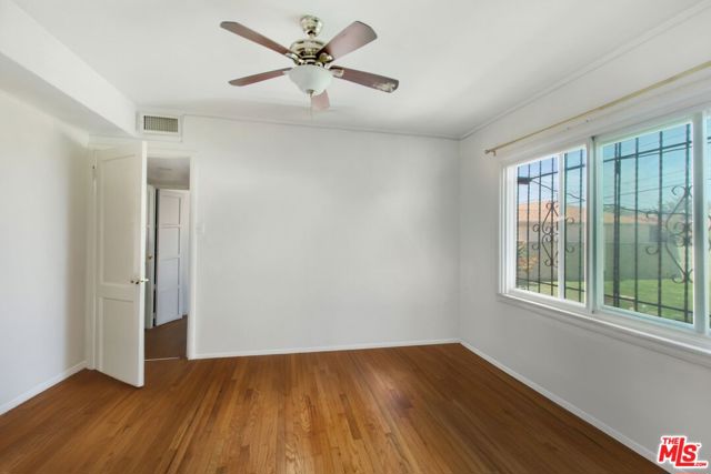 2901 W 85th Street, Inglewood CA: https://media.crmls.org/mediaz/a92bf972-1b36-4a9b-8bf2-cf04b4f689df.jpg