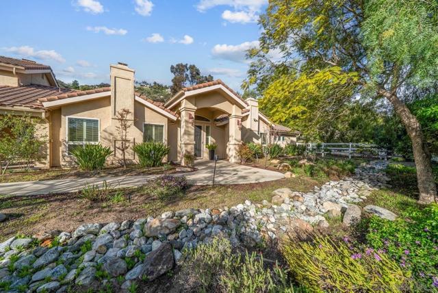 7102 Via Mariposa Norte, Bonsall CA: https://media.crmls.org/mediaz/a92cd8b6-4332-493a-955f-497f60fd2823.jpg