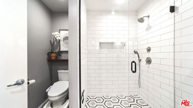 4315 Duquesne Avenue, Culver City CA: https://media.crmls.org/mediaz/a92d2b92-312e-48bd-b6fa-b39bdbc19c1c.jpg