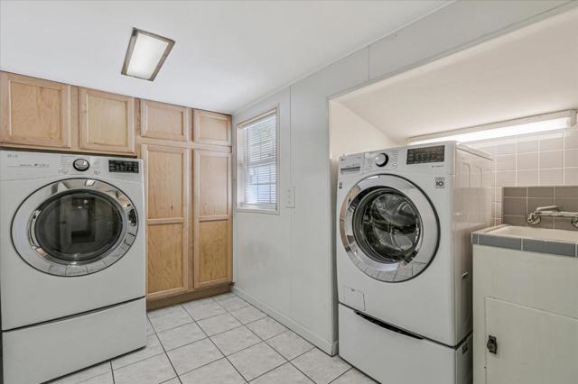 Image 16 of 30 For 871 Manor Way