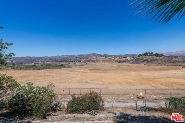 8919 Moorcroft Avenue, West Hills CA: https://media.crmls.org/mediaz/a92dcb01-c4dd-4d7d-b284-a754417638c1.jpg
